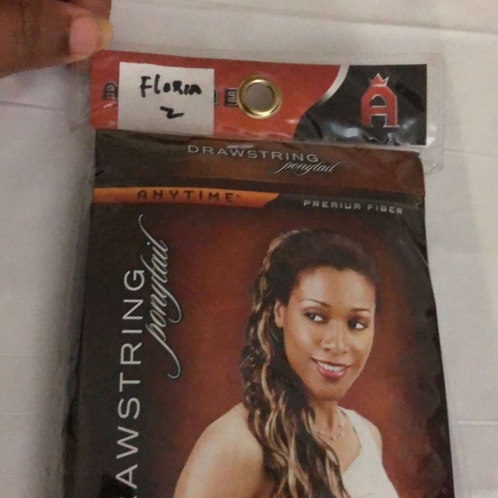 Drawstring ponytail (straight hair)